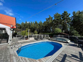 Guest house or Loft with summer Pool in Bro